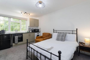 Studio 4A Willow Brook, Private Parking, WiFi